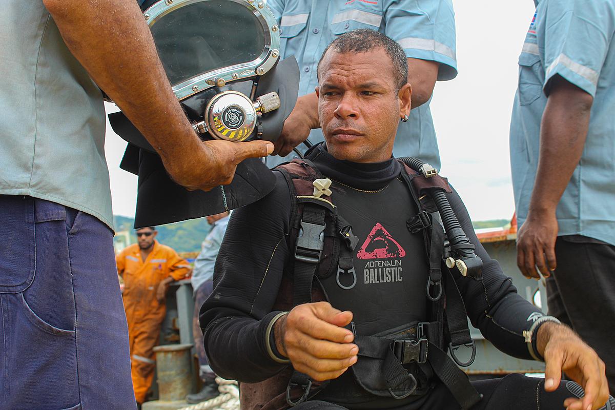 Commercial Divers Key to Pacific Towing’s Salvage Success