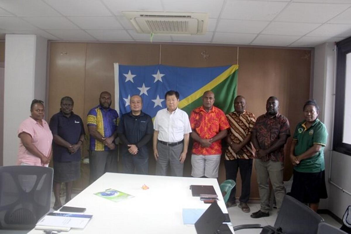 Japanese Experts to Install First Fruit Treatment Facility in Solomon Islands